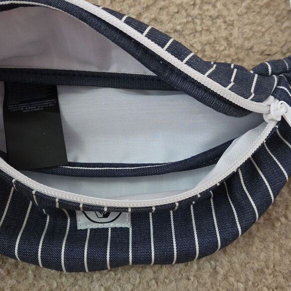 Volcom Adjustable Fanny Pack Blue And White Stripes - Picture 4 of 5